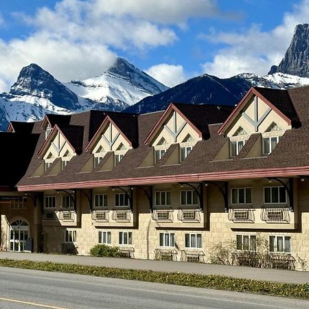Canmore Inn & Suites Exteriör bild